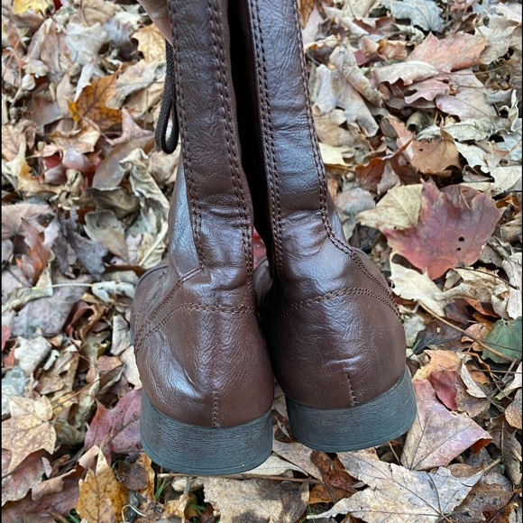 🟢5/$25 Brown boots - Picture 9 of 16